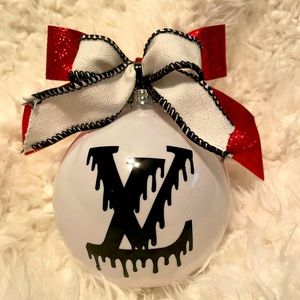 Holliday ornament NWT